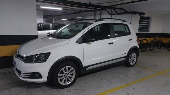 VOLKSWAGEN FOX 1.0 MPI TRACK 12V FLEX 4P MANUAL VOLKSWAGEN FOX 1.0 MPI TRACK 12V FLEX 4P MANUAL